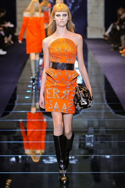 Look 28